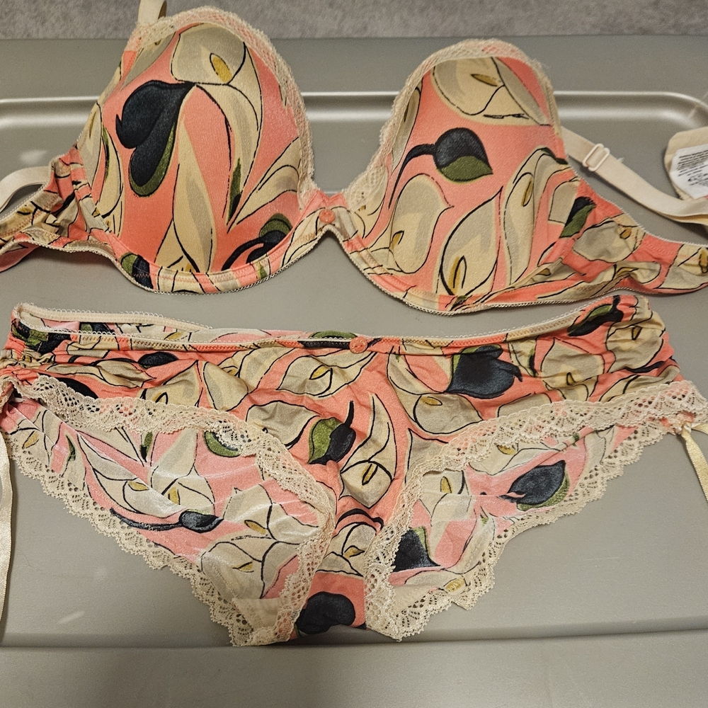 Calvin Klein Multicolor Leaf Print Bra Set